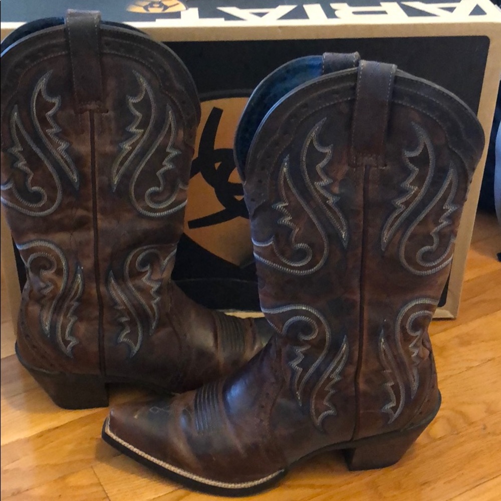 NWOT Ariat Women’s boots size 7.5